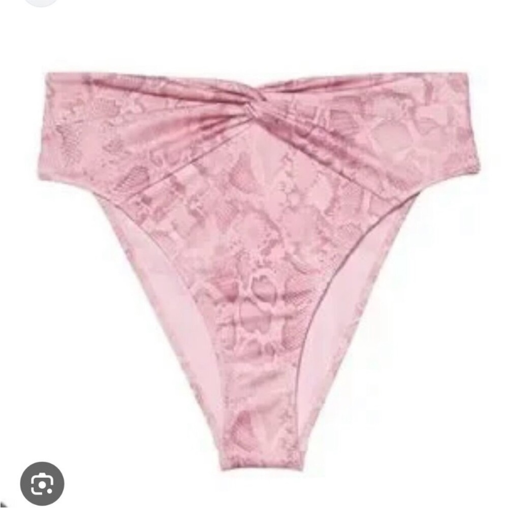 Victoria's Secret Light Pink Bikini Top with Gold Accent Size M NWOT
